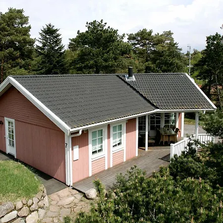 Three-bedroom Holiday In Nexo 19 Snogebæk